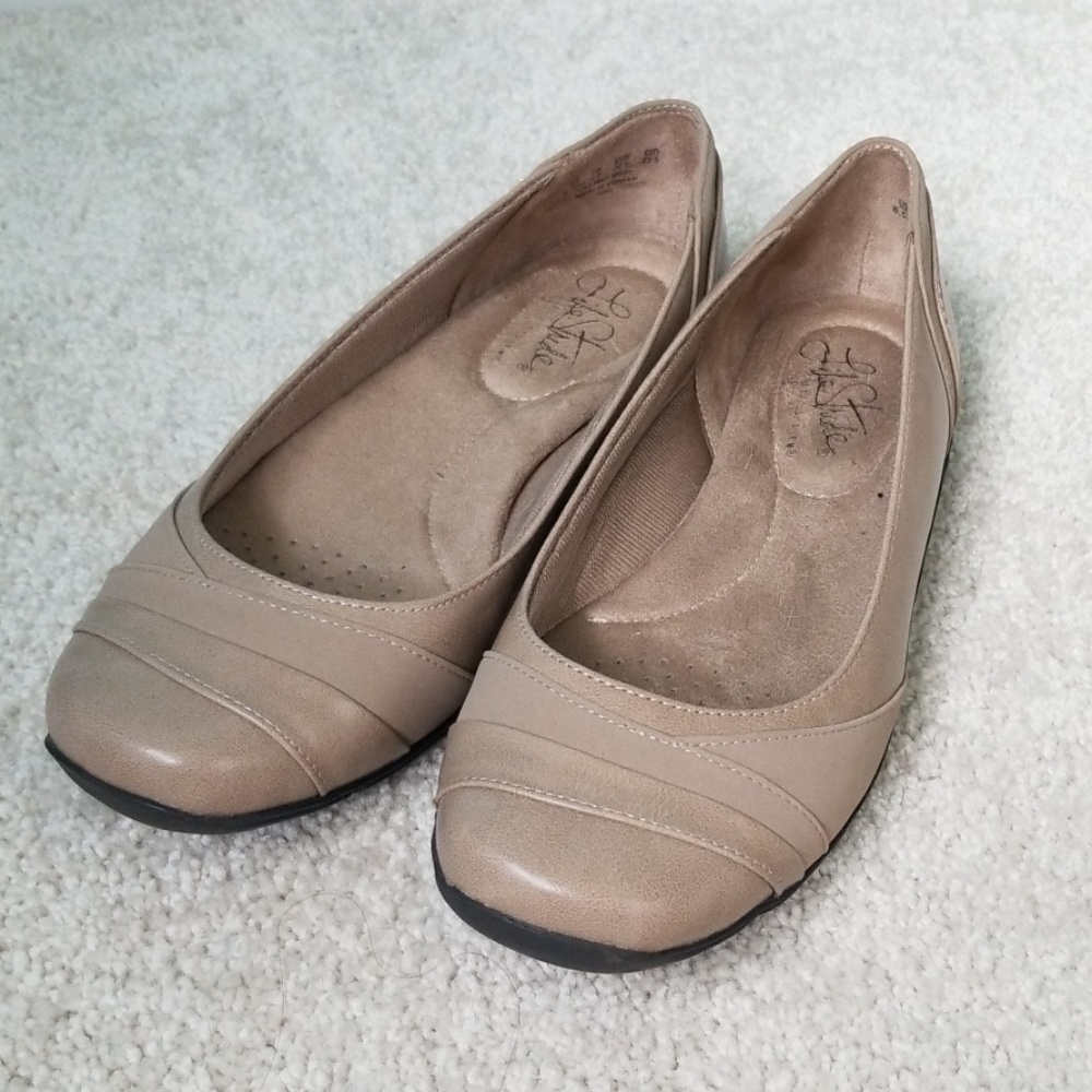 LifeStride Soft System Walking Flats